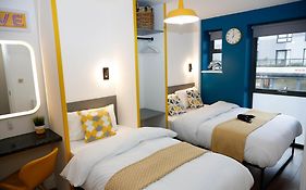 New Luxury Apartments In Central Location Next To Shops, Cafes, Bars & Metro