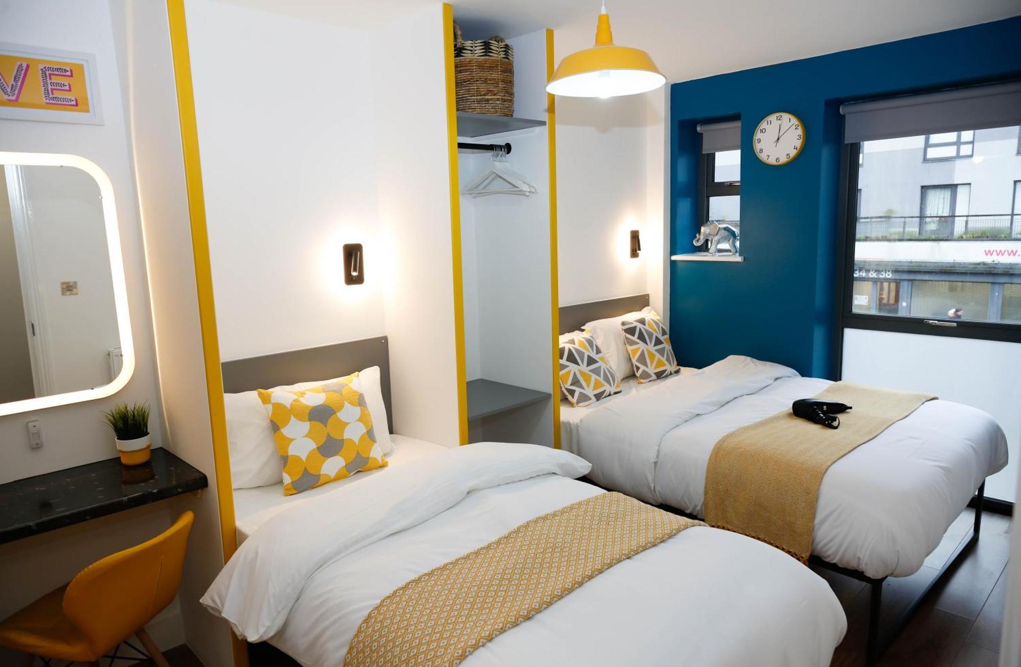 New Luxury Apartments In Central Location Next To Shops, Cafes, Bars & Metro London Exterior photo