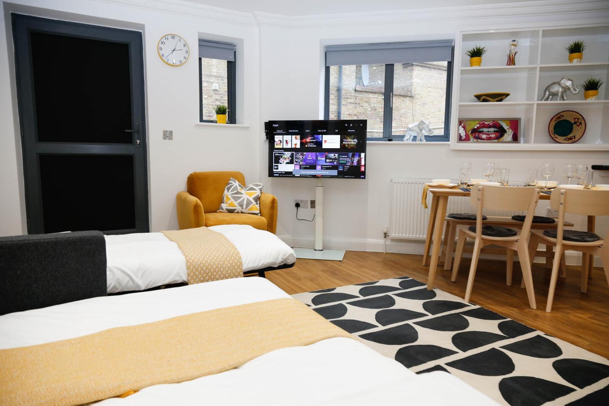 New Luxury Apartments In Central Location Next To Shops, Cafes, Bars & Metro London Exterior photo