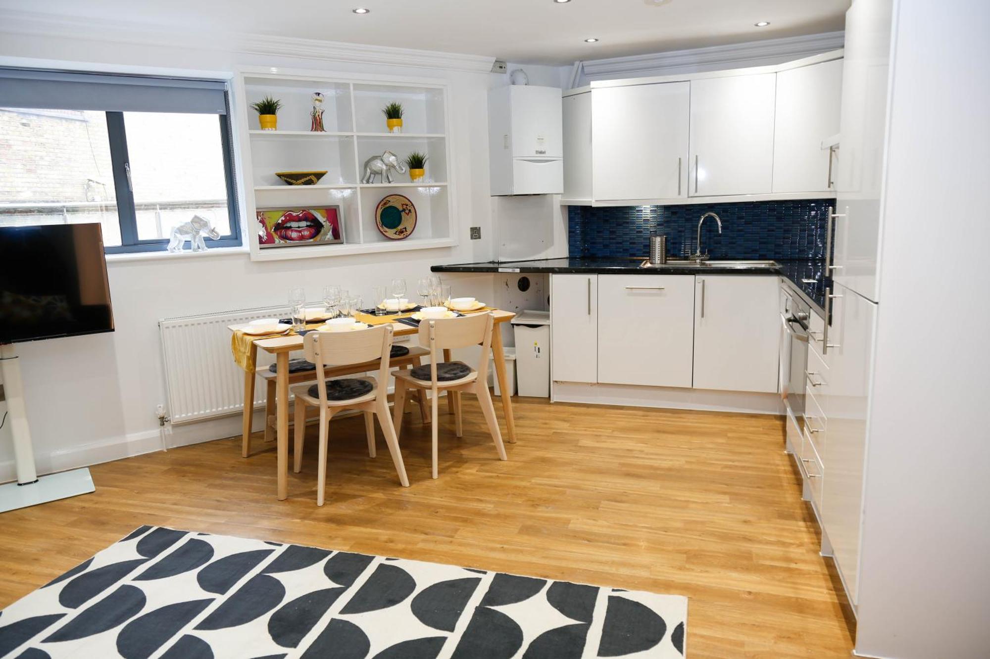 New Luxury Apartments In Central Location Next To Shops, Cafes, Bars & Metro London Exterior photo