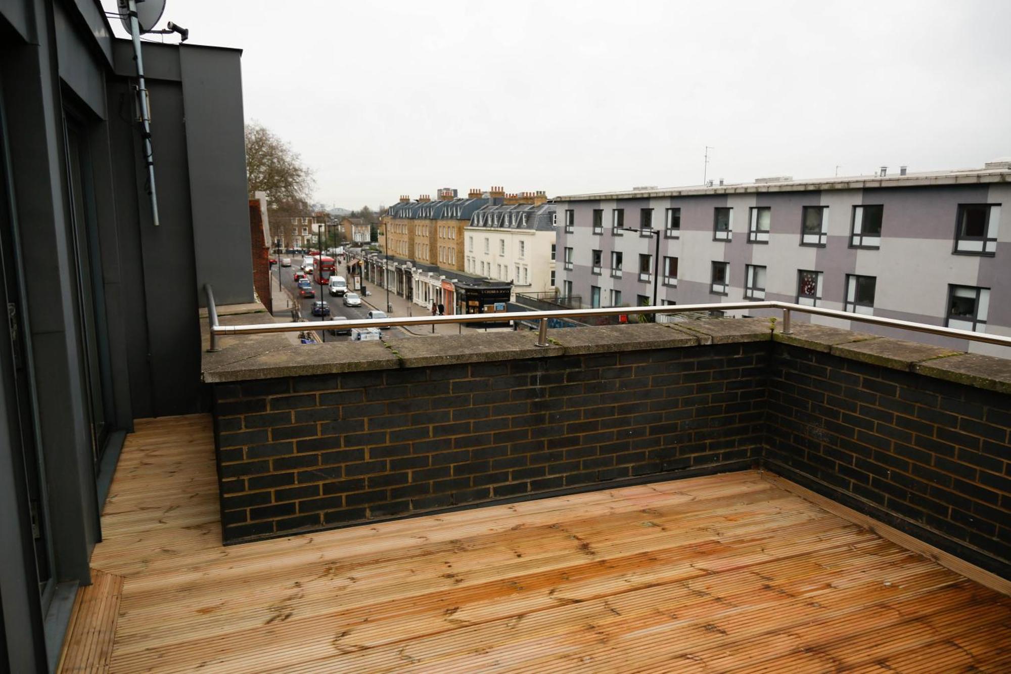 New Luxury Apartments In Central Location Next To Shops, Cafes, Bars & Metro London Exterior photo