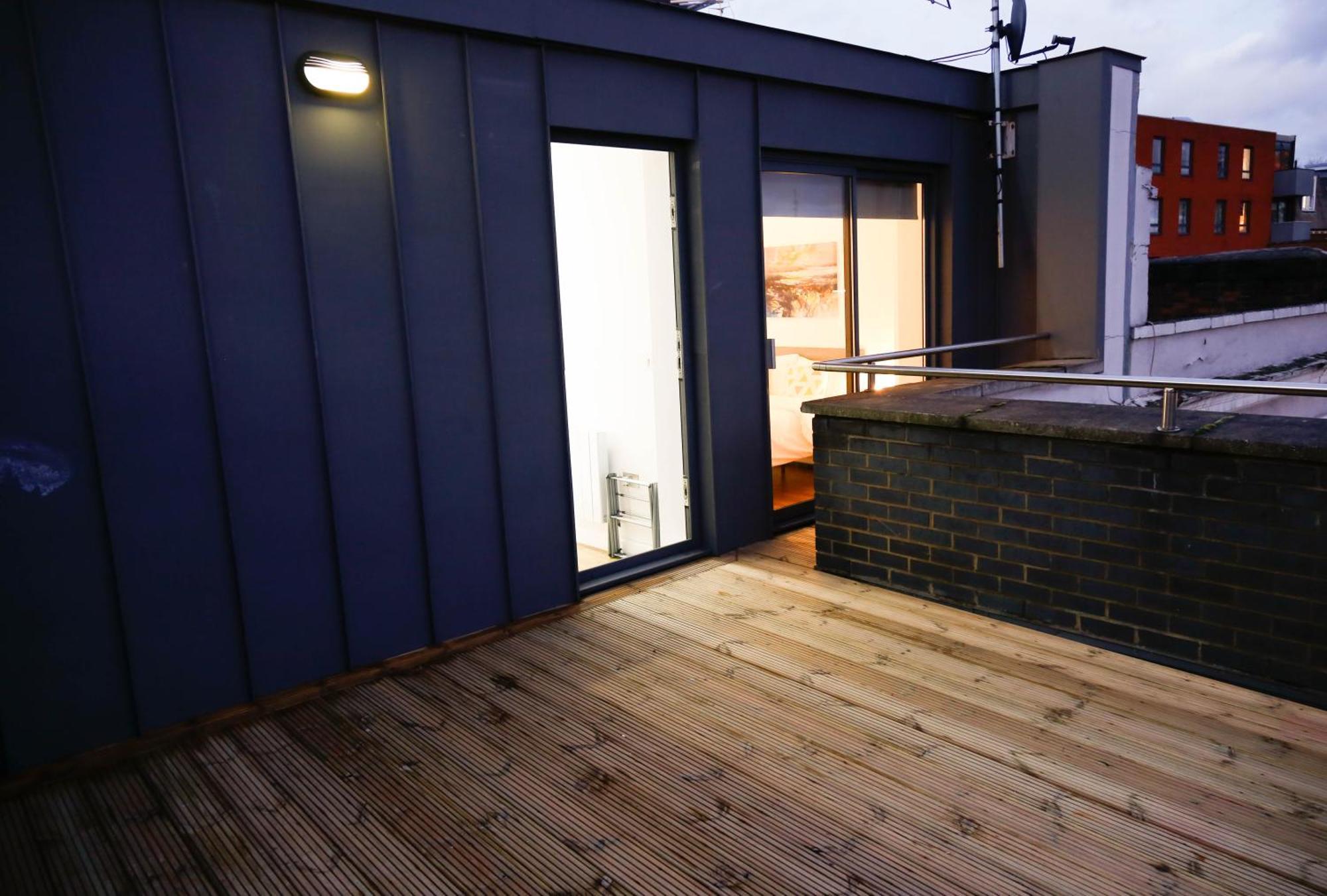 New Luxury Apartments In Central Location Next To Shops, Cafes, Bars & Metro London Exterior photo