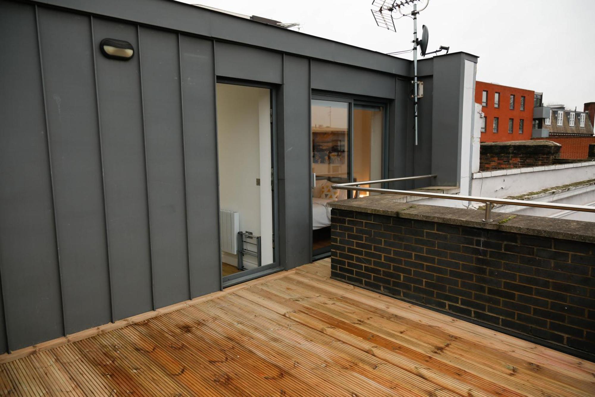 New Luxury Apartments In Central Location Next To Shops, Cafes, Bars & Metro London Exterior photo