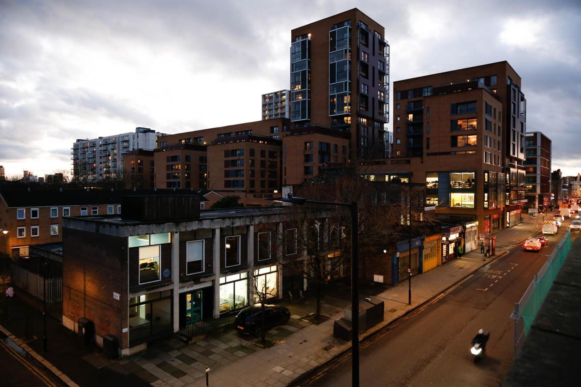 New Luxury Apartments In Central Location Next To Shops, Cafes, Bars & Metro London Exterior photo