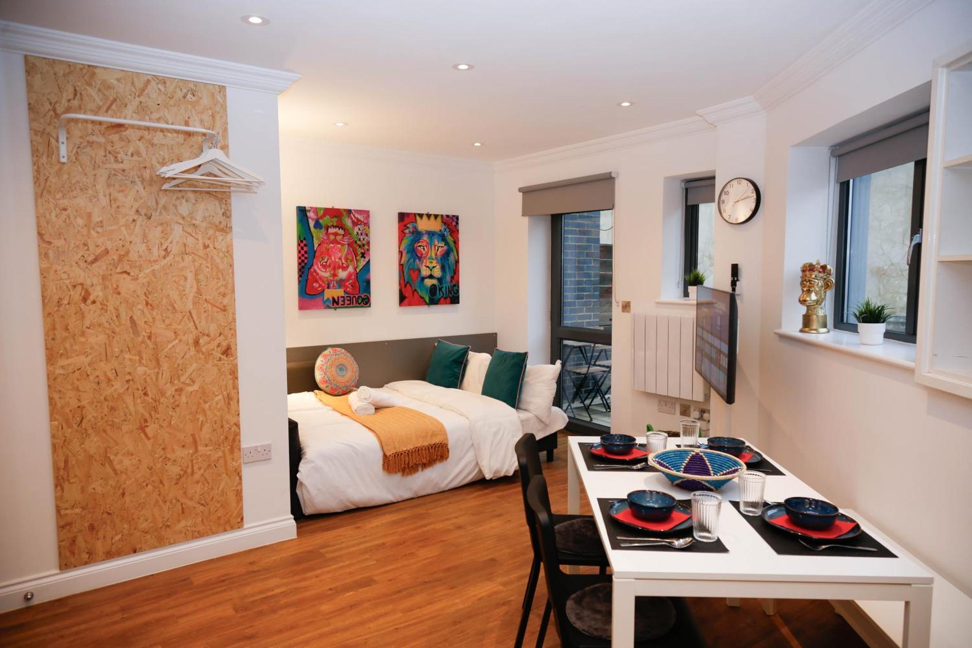New Luxury Apartments In Central Location Next To Shops, Cafes, Bars & Metro London Exterior photo