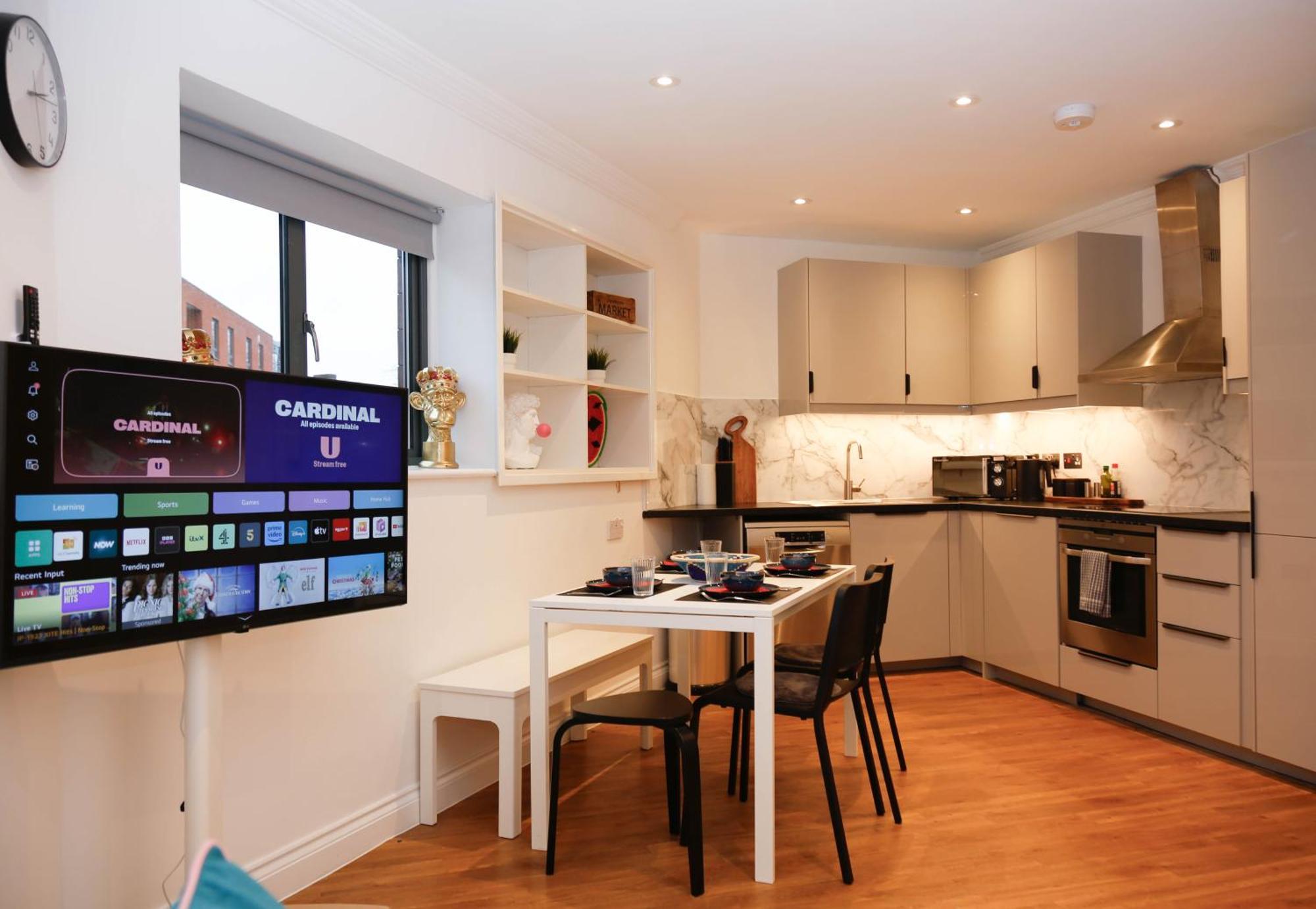 New Luxury Apartments In Central Location Next To Shops, Cafes, Bars & Metro London Exterior photo