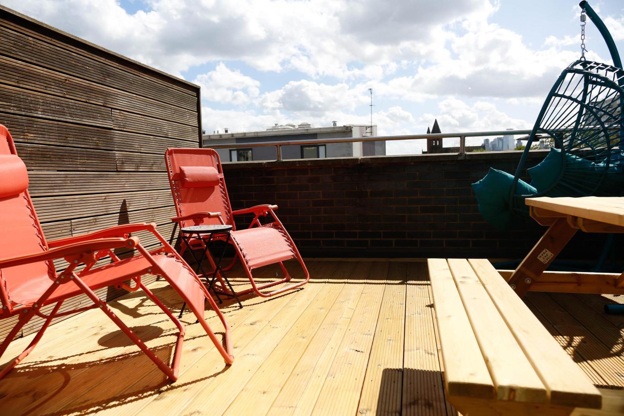 New Luxury Apartments In Central Location Next To Shops, Cafes, Bars & Metro London Exterior photo