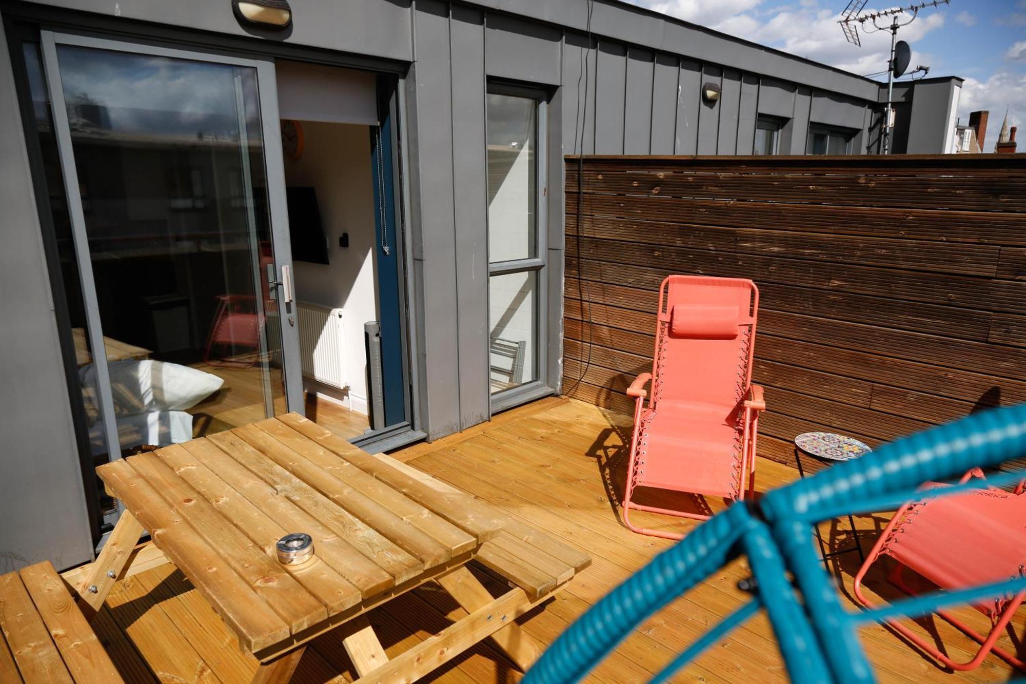 New Luxury Apartments In Central Location Next To Shops, Cafes, Bars & Metro London Exterior photo